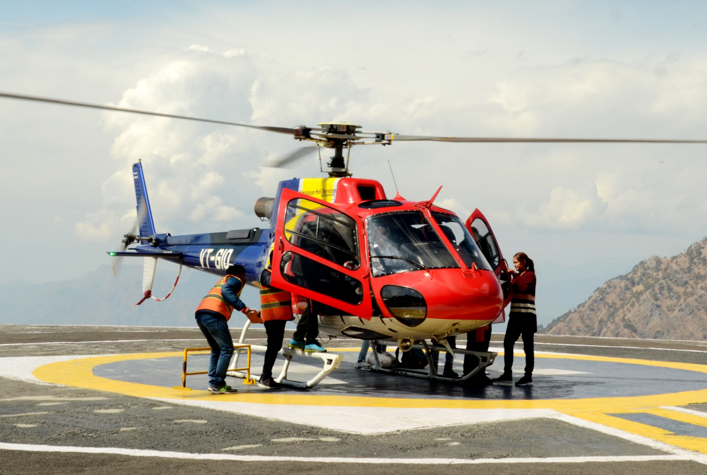 What Are the Benefits of Booking Vaishno Devi Helicopter Tickets Online?